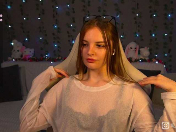 AliceCost bongacams stream image