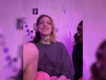 Molly-and-Ewa bongacams stream image