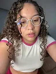 Shara_dreams stripchat stream image