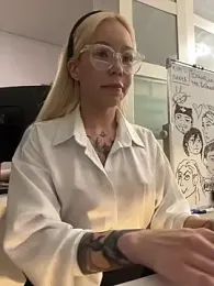 babydolll stripchat stream image