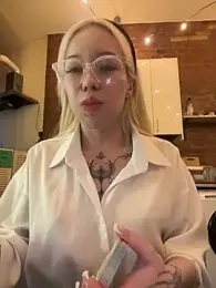 babydolll stripchat stream image