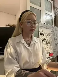 babydolll stripchat stream image