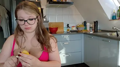 Little-Aylin stripchat stream image