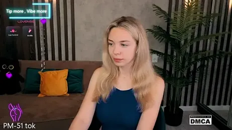 Holl1Would stripchat stream image