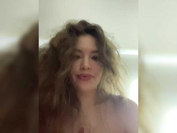 YourLadyyy bongacams stream image