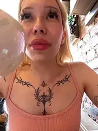 babydolll stripchat stream image