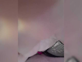 LittleDelora bongacams stream image