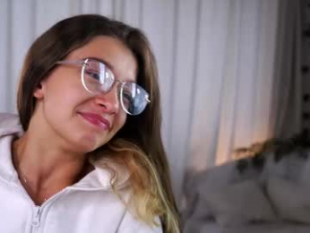 little_poetry chaturbate stream image