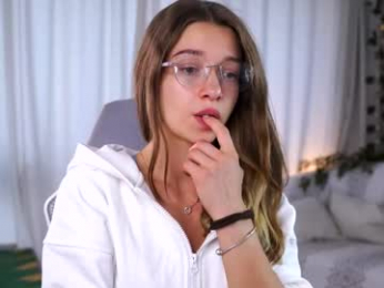 little_poetry chaturbate stream image