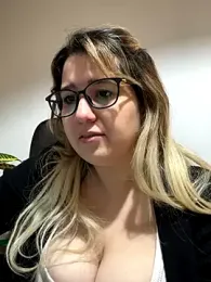 amooraaamoon stripchat stream image