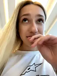 Lia__Love stripchat stream image