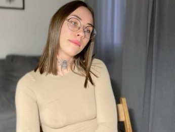 IRAONIC bongacams stream image