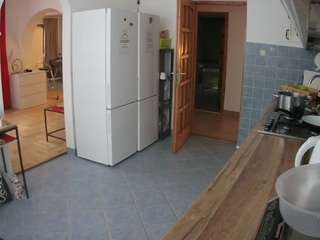voyeurcam-julmodels-kitchen camsoda stream image