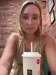 The_Snowwhitee stripchat stream image