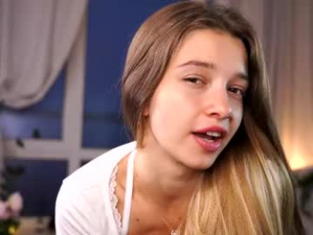 little_poetry chaturbate stream image