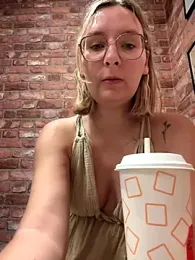 The_Snowwhitee stripchat stream image