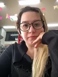 amooraaamoon stripchat stream image