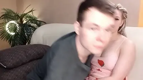 julielourens stripchat stream image