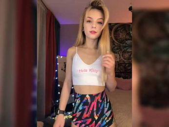 ilittleheart bongacams stream image