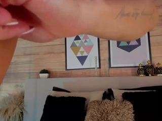 izzywild camsoda stream image