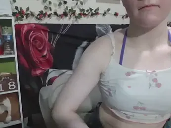 AverageRose stripchat stream image