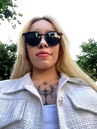 babydolll stripchat stream image