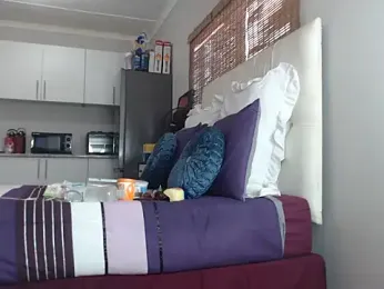 Melanin-Monroeee stripchat stream image