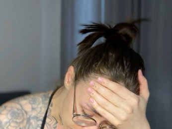 IRAONIC bongacams stream image