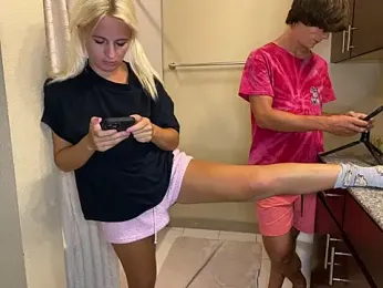 girlfriendmissy stripchat stream image