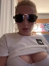 Strongqueen stripchat stream image