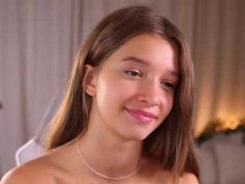 little_poetry chaturbate stream image