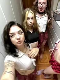 RollingGirls stripchat stream image