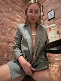 The_Snowwhitee stripchat stream image