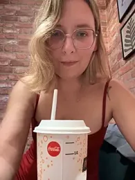 The_Snowwhitee stripchat stream image