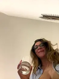 alicee16 stripchat stream image