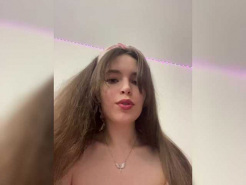 YourLadyyy bongacams stream image
