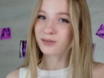 b4by_emilia chaturbate stream image