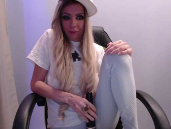 blondalina bongacams stream image