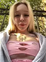 babydolll stripchat stream image