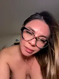 alicee16 stripchat stream image