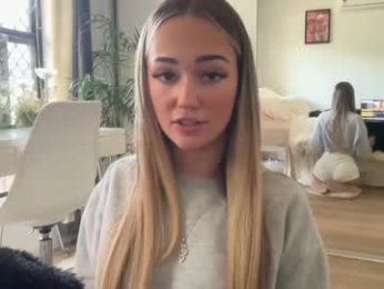 luvlivvyy chaturbate stream image