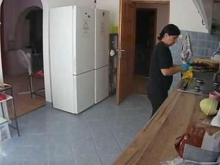 voyeurcam-julmodels-kitchen camsoda stream image