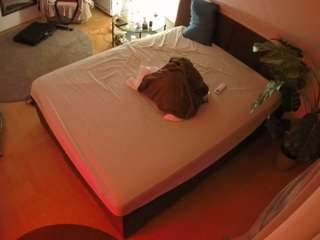 voyeurcam-julmodels-whitebed-5 camsoda stream image