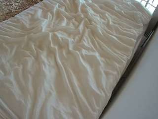 voyeurcam-julmodels-whitebed-1 camsoda stream image