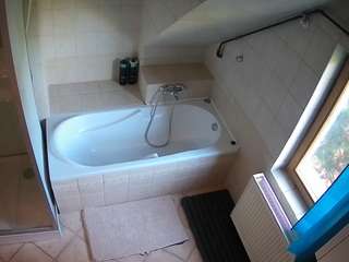 voyeurcam-julmodels-bath-2nd-1 camsoda stream image