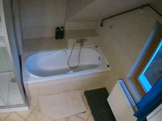 voyeurcam-julmodels-bath-2nd-1 camsoda stream image