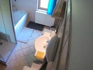 voyeurcam-julmodels-bath-2nd-2 camsoda stream image