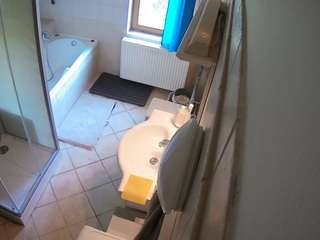 voyeurcam-julmodels-bath-2nd-2 camsoda stream image