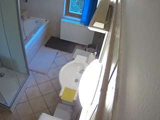 voyeurcam-julmodels-bath-2nd-2 camsoda stream image