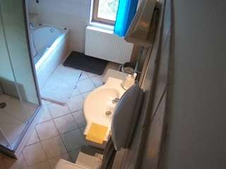 voyeurcam-julmodels-bath-2nd-2 camsoda stream image